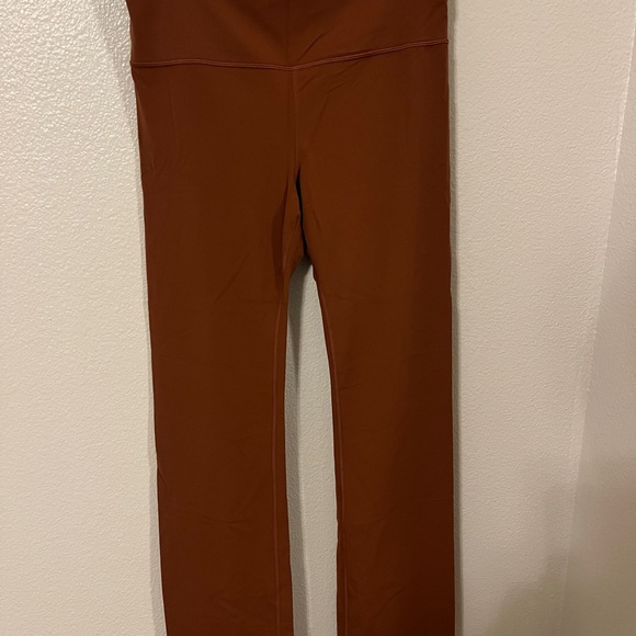 NWOT Athleta Elation Straight Leg Yoga Pants in Ancient Mahogany - Picture 2 of 7